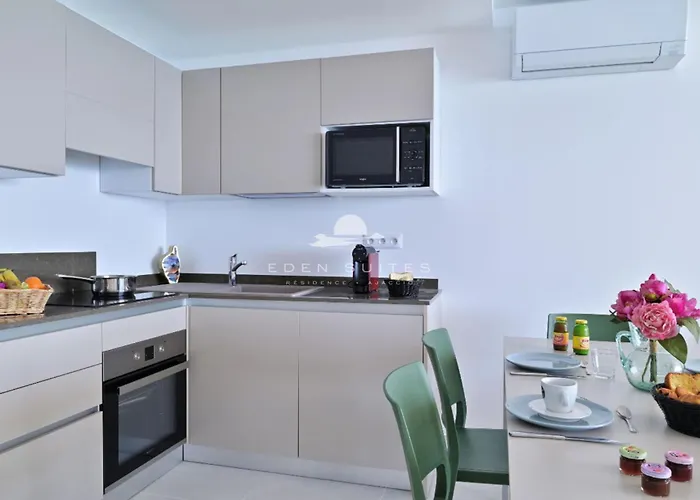 מלון דירות Eden 4*